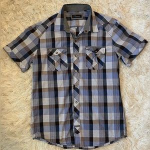 Men’s 7Diamonds button down shirt.